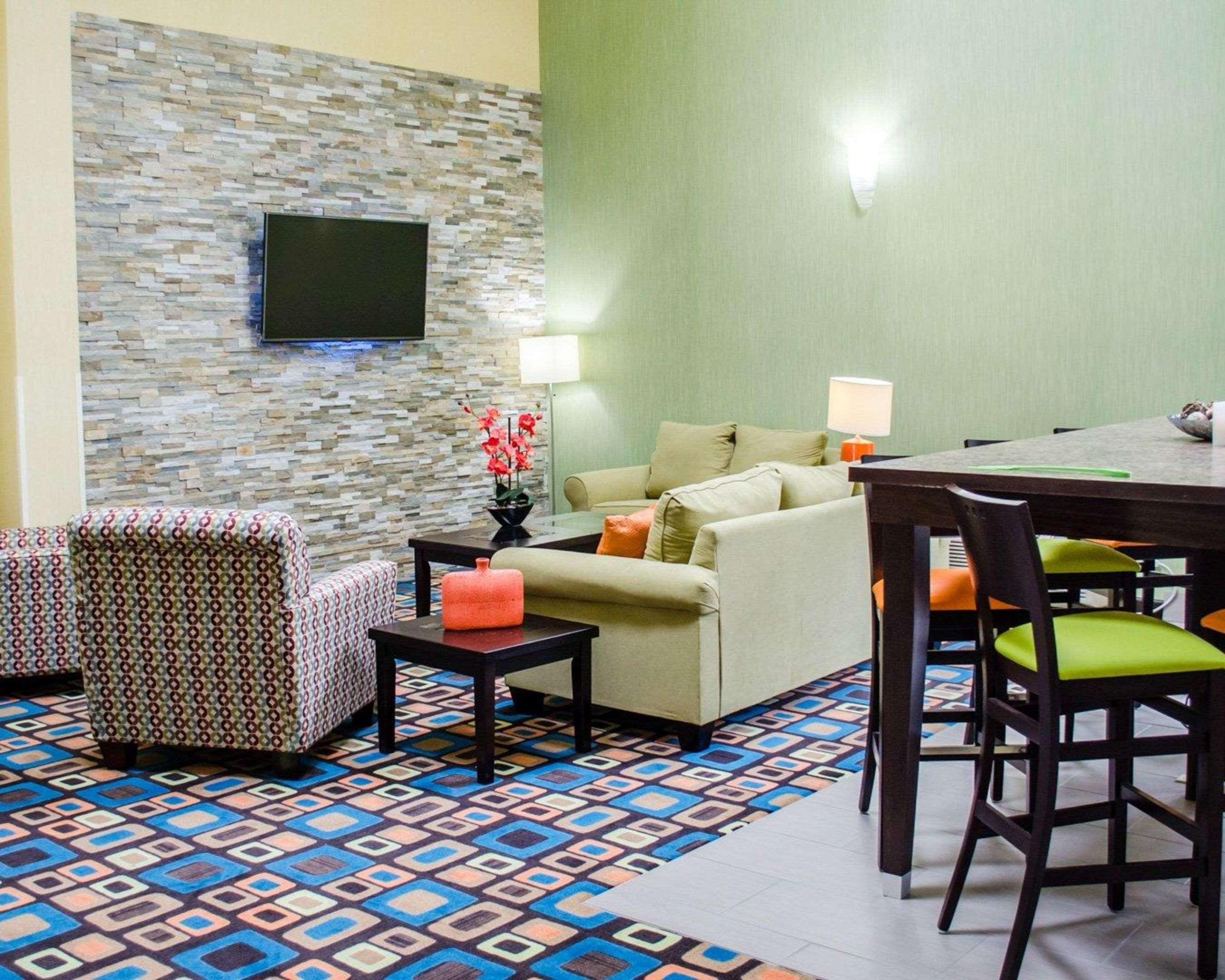 Quality Inn & Suites Medina - Akron West Exterior foto